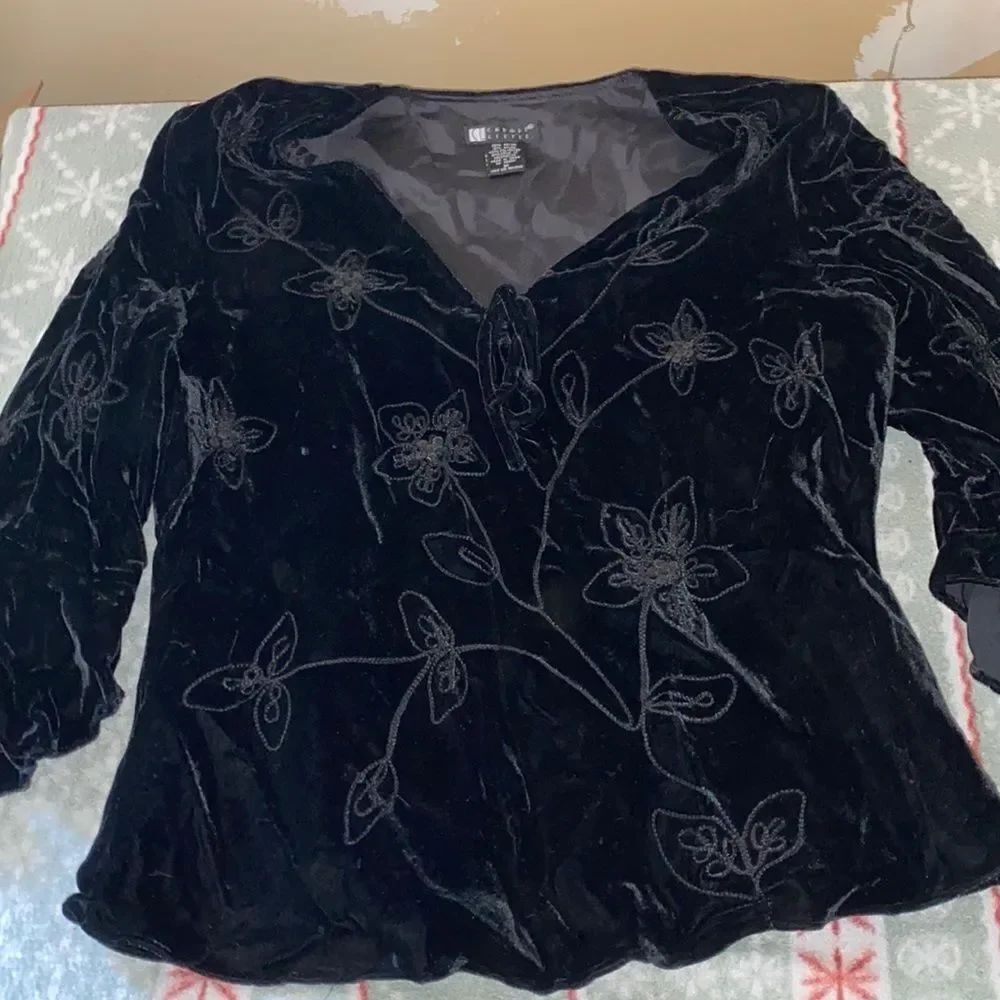 Carol Little Velour Embroidered Sequence Top sz. M